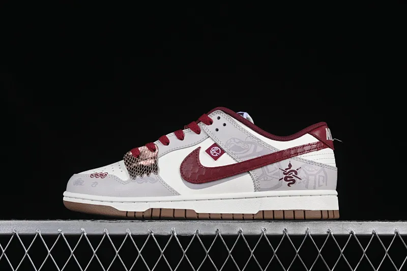 All categories Nk SB Dunk Series Nk SB Dunk Low High-end customized low-top sneakers Nk Dunk Low Year of the Snake limited low-top casual sneakers FB7160-161